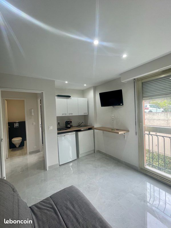 Appartement 1 pièce 18 m² · à Vence · 18 m² · 670 €