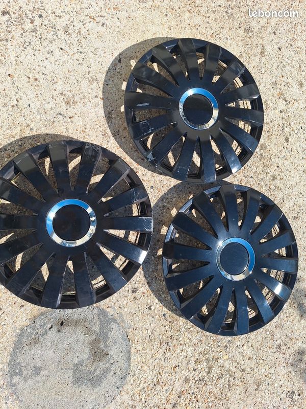 Lot de 3 enjoliveurs noirs en taille 15 pouces (image 1)