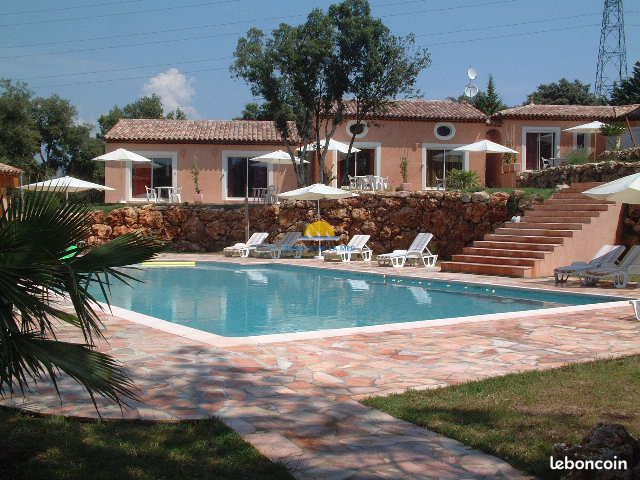 Maison 15 pièces 300 m² · à Roquebrune-sur-Argens · 300 m² · 1 250 000 €