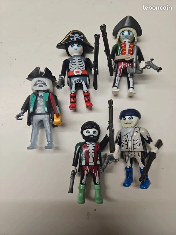 Figurine Playmobil Série 10 : Le Pirate Fantôme Géant - Garçon - Neuf - Pour Collection