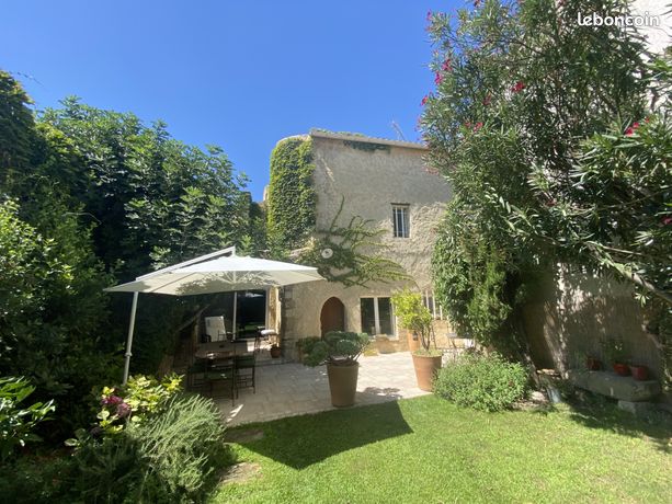 Mazet 5 pièces 210 m²