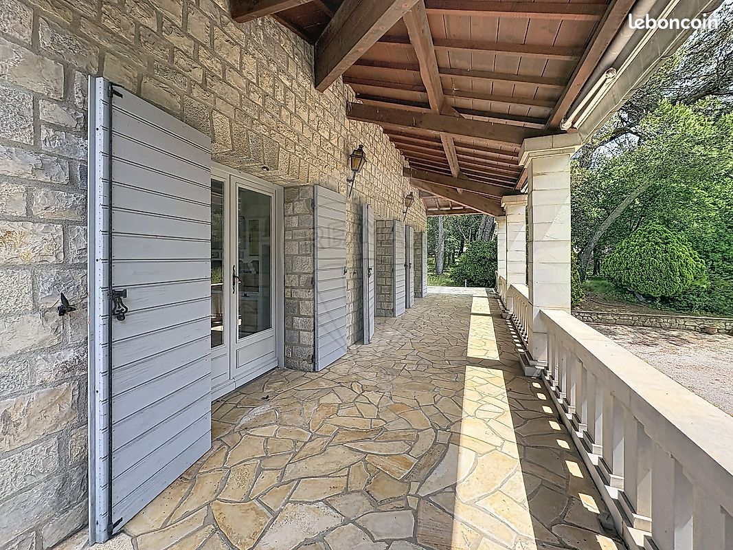 Maison 8 pièces 246 m² · à Sainte-Anastasie · 246 m² · 578 000 €