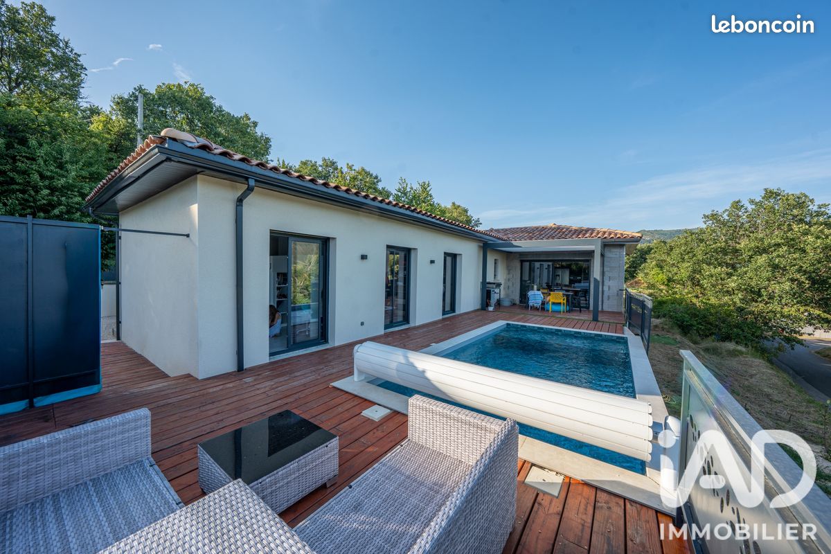 Maison 4 pièces 120 m² · à Vesseaux · 120 m² · 350 000 €