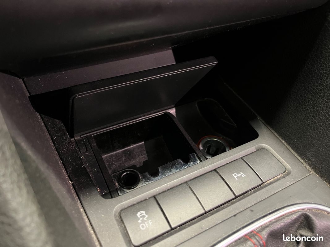 VOLKSWAGEN GOLF GTi (image 10)