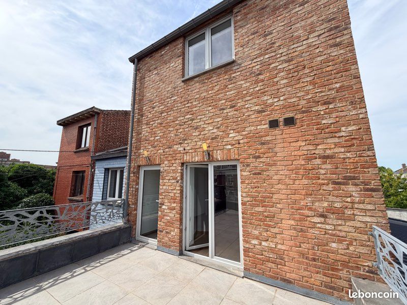 Appartement 3 pièces 62 m² · à Lille · 62,5 m² · 910 €