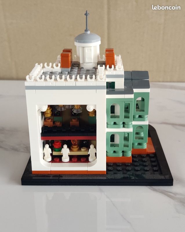 40521 LEGO Mini Disney - Le manoir hanté de Disney miniature (image 3)