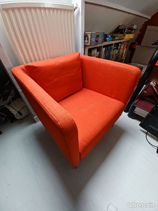 Fauteuil rouge (image 3)