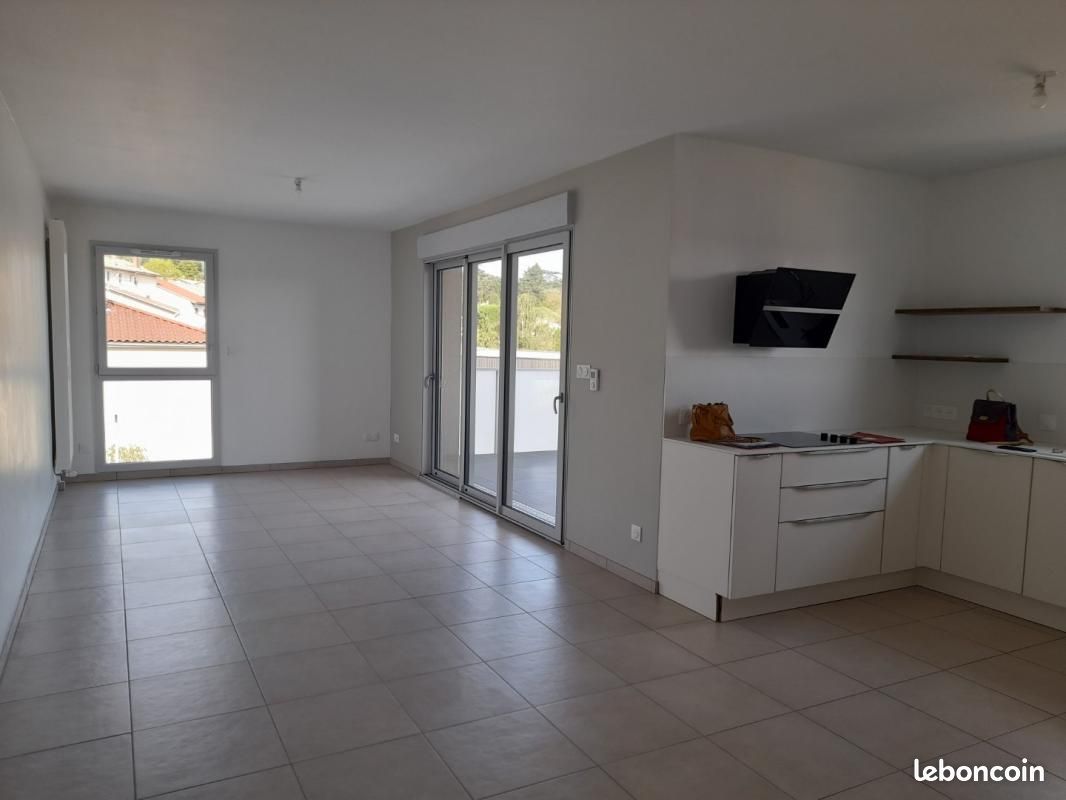 Appartement 3 pièces 75 m² · à Montmerle-sur-Saône · 75 m² · 870 €/mois