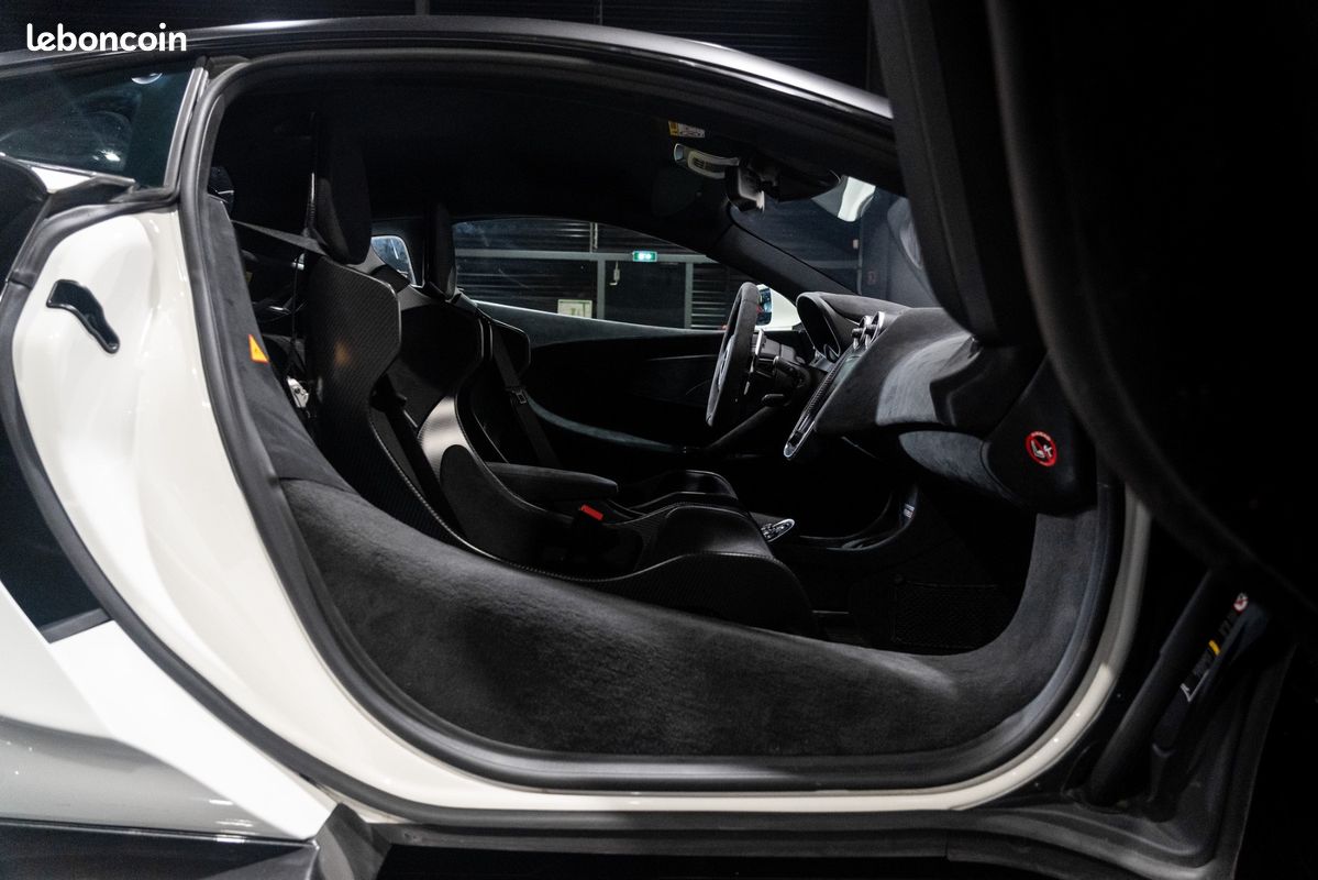 MCLAREN 600 LT V8 600 – FRANÇAISE / Baquets Senna / Cam Recul / Arceau / Carbone / Harnais / 1568E/Mois (image 13)