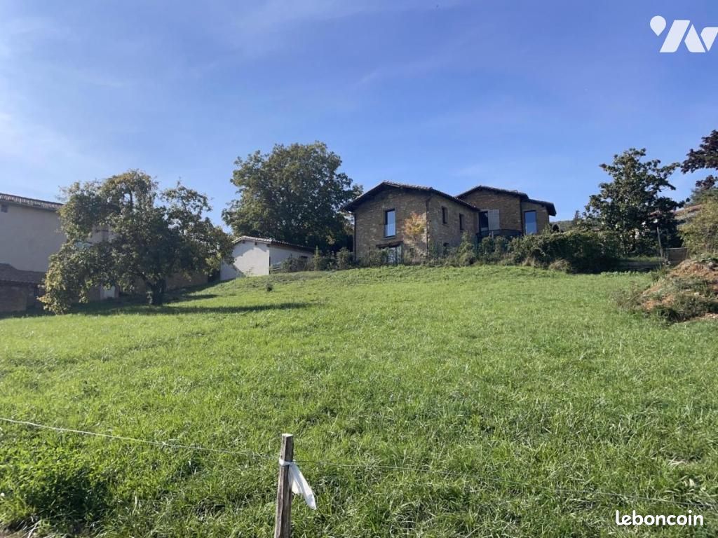 Terrain 760 m² · à Poleymieux-au-Mont-d'Or · 760 m² · 355 000 €