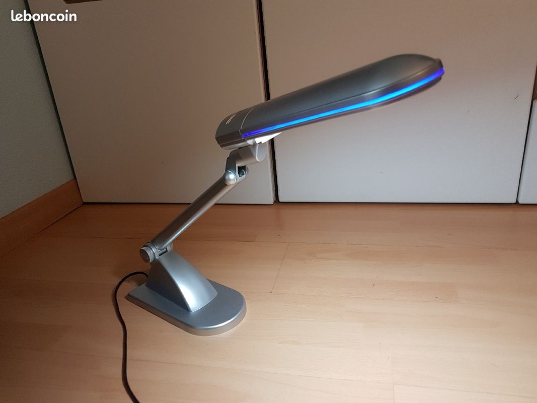 Lampe de bureau (image 1)