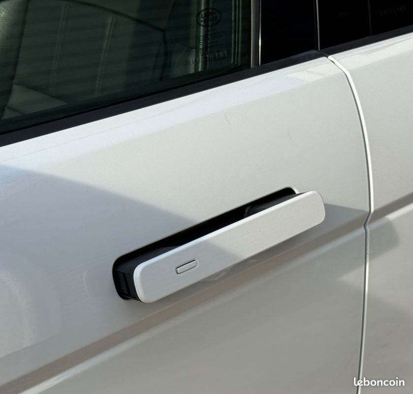 LAND ROVER RANGE ROVER EVOQUE II 1.5 P300E PHEV 4WD R-DYNAMIC HSE BVA8 + TOIT PANO + ATTELAGE + MERIDIAn (image 22)