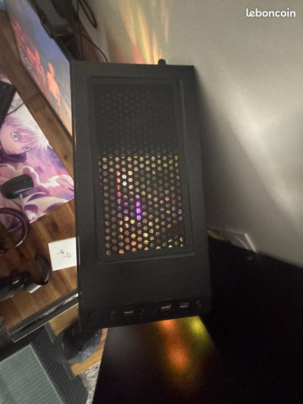Setup (pc,clavier,souris,table haute ou bureau gaming…) (image 4)