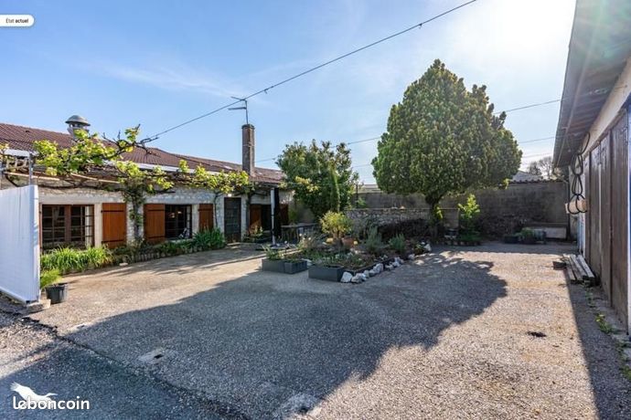 Maison 9 pièces 274 m²