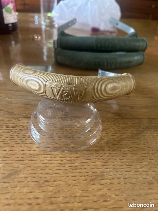 Poignée de selle de moto ancienne (image 1)