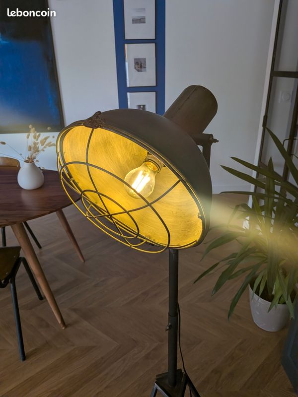 Lampe sur pied (image 2)