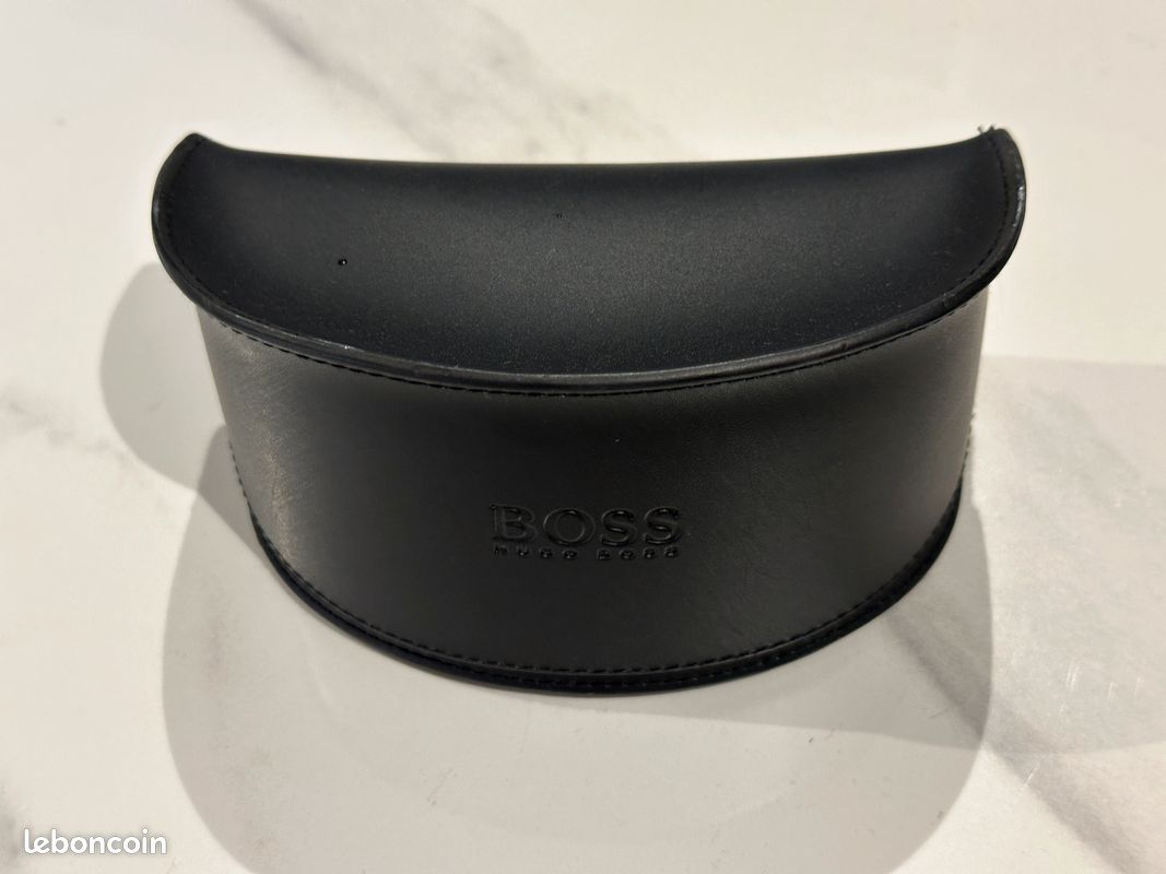 Étui lunettes de soleil Hugo Boss (image 2)
