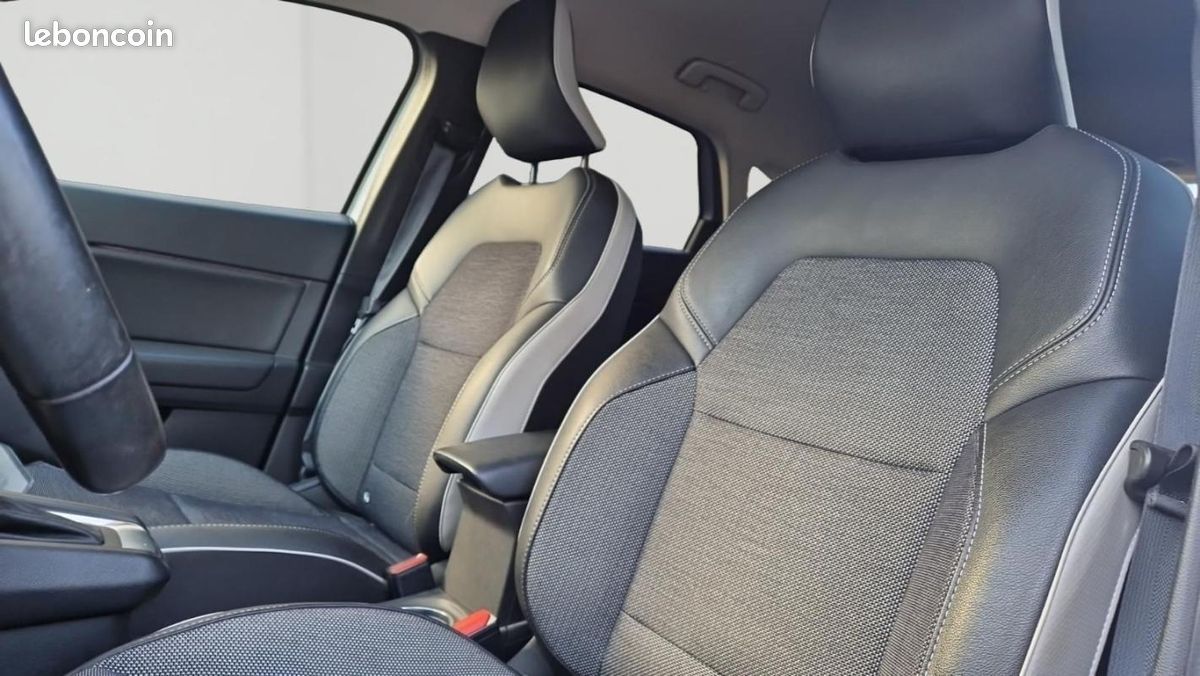Renault Captur Blue dCi 115 EDC Intens (image 9)
