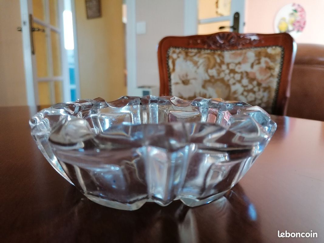 Cendrier en verre (image 2)