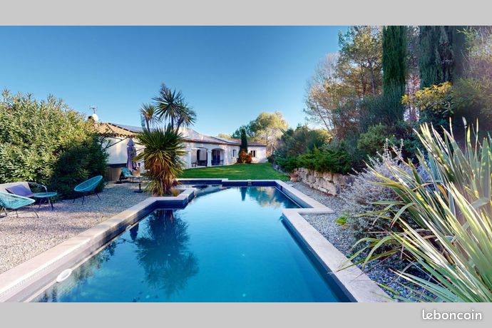 Maison 10 pièces 280 m²