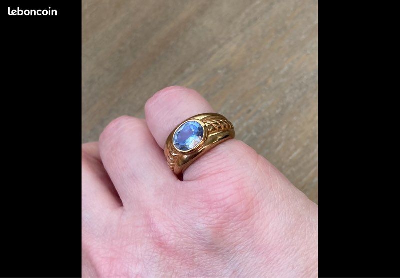 Magnifique bague dorée à l’or fin et ornée d’une topaze bleue - vintage des années 1980 (image 2)