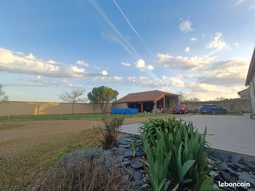 Longère 8 pièces 325 m² - Champigny en Rochereau 86170 (image principale 17)