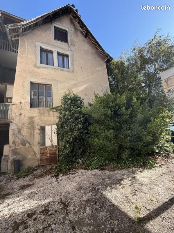 Maison 3 pièces 65 m² · au Pont-de-Beauvoisin · 65 m² · 56 000 €