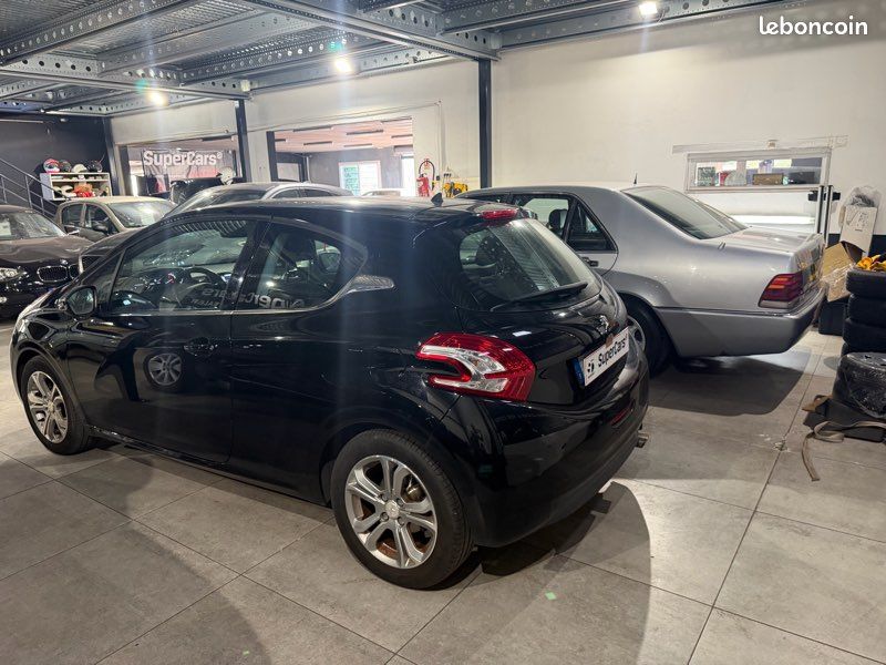 Peugeot 208 1.6 120 CH Allure (image 7)