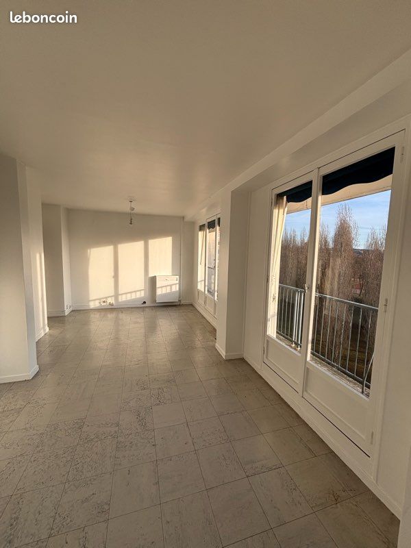 Appartement 4 pièce(s) 76 m²à louer Longjumeau