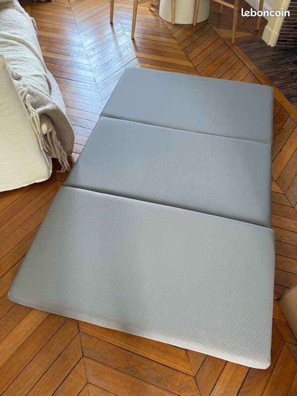 Amazon Basics - Matelas Pliant en Mousse à mémoire de Forme (image 1)