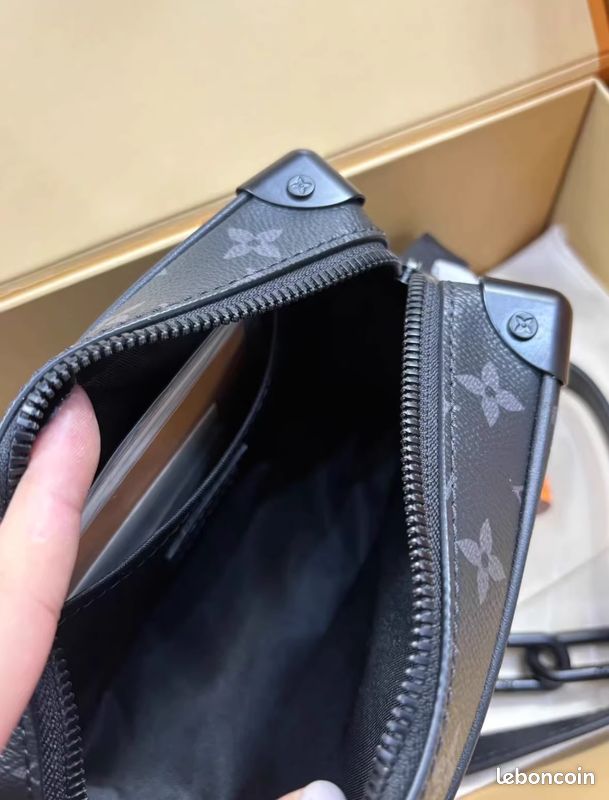 Sac Loui’s Vuitony Mini Soft Trunk (image 7)