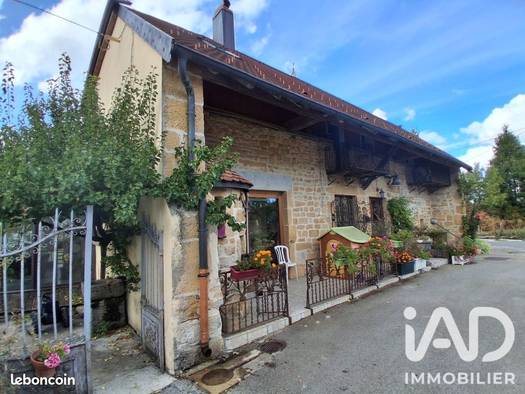 Maison 9 pièces 263 m² · à Rix · 263 m² · 350 000 €