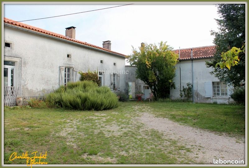 Ferme 9 pièces 186 m² - Chalais 16210 (image principale 2)