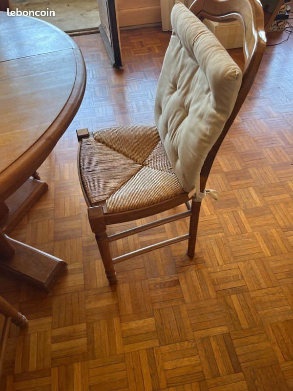 Table ronde et chaises en chêne massif (image 2)