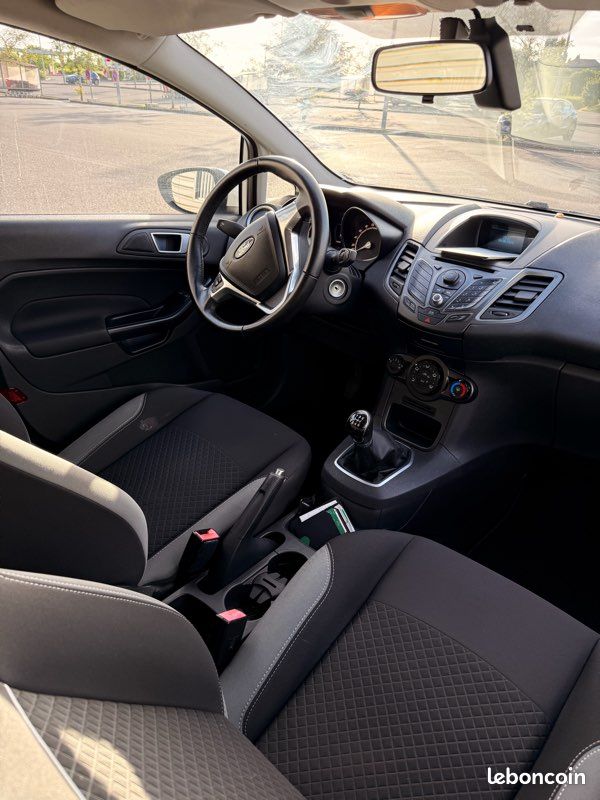 Ford Fiesta 2014 (image 3)