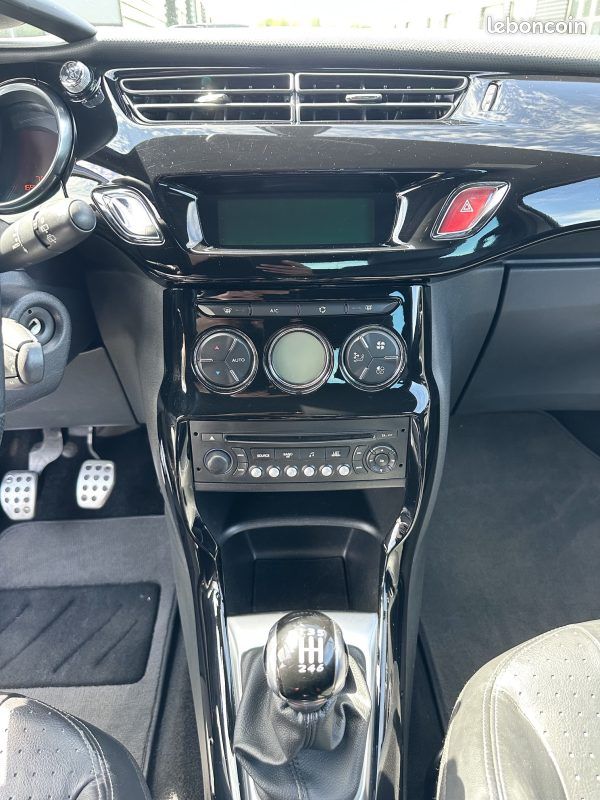 CITROEN DS3 1.6 THP 150 SPORT CHIC 2010 REVISEE & GARANTIE (image 7)