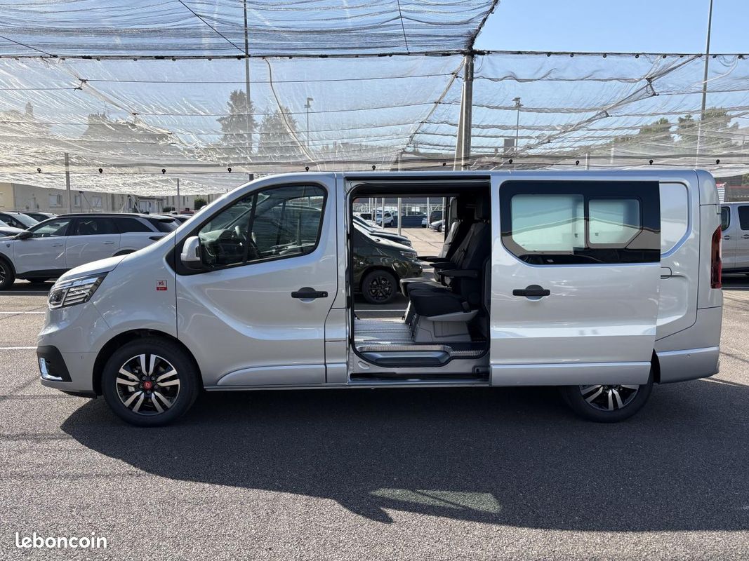 Renault trucks trafic l2h1 3t blue dci 150 bva9 double cabine sieges demontables 5pl gsr2 exclusive (image 5)