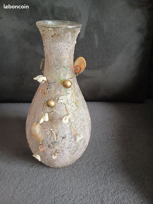 Vase (image 1)