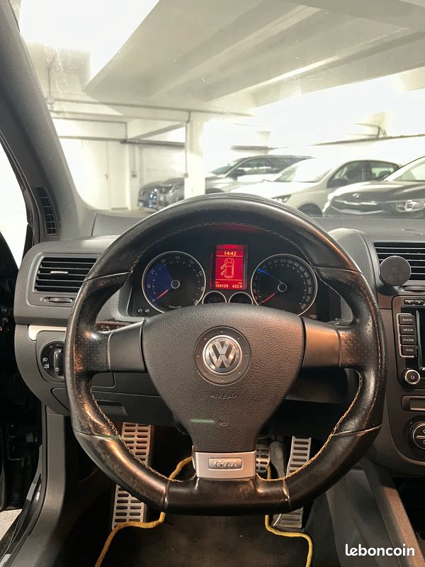VOLKSWAGEN Golf GTI Edition PIRELLI 2.0L 235 ch - 2008 - 158 000 km - SUIVI COMPLET - MODELE RARE - REGULATEUR - PHARES LED - ALARME (image 9)