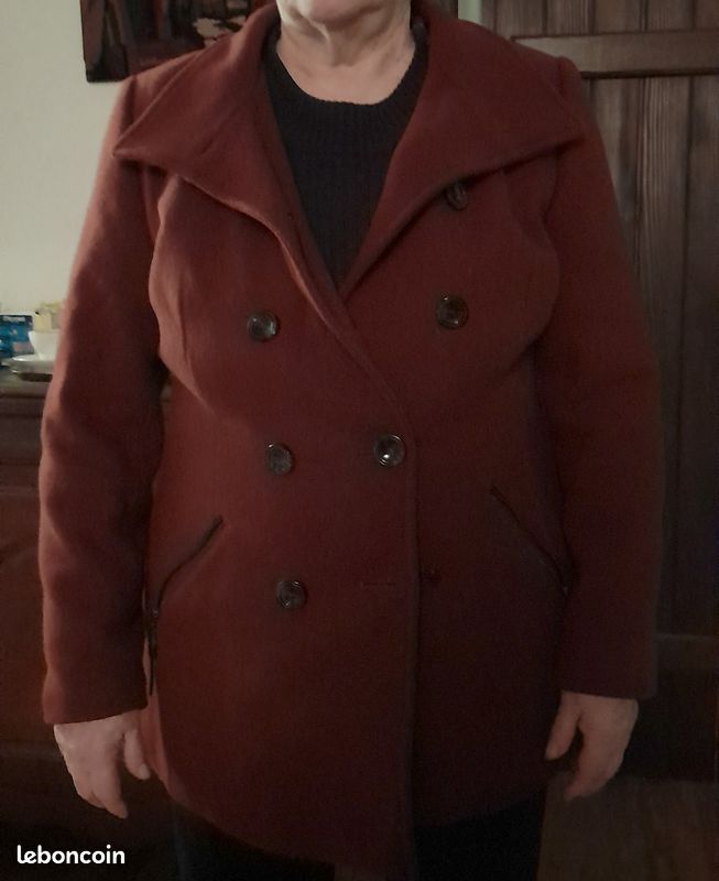 Longue veste grenat taille 42 (image 1)