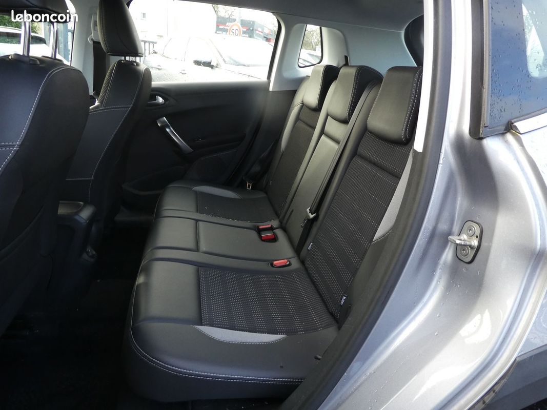 Peugeot 2008 1.2 PURETECH 110CH ALLURE BUSINESS S&S (image 7)