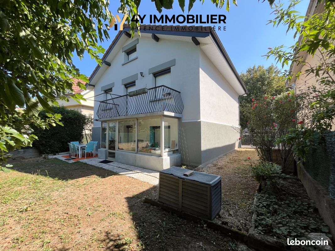 Maison 6 pièces 179 m² · à Eybens · 179 m² · 415 000 €