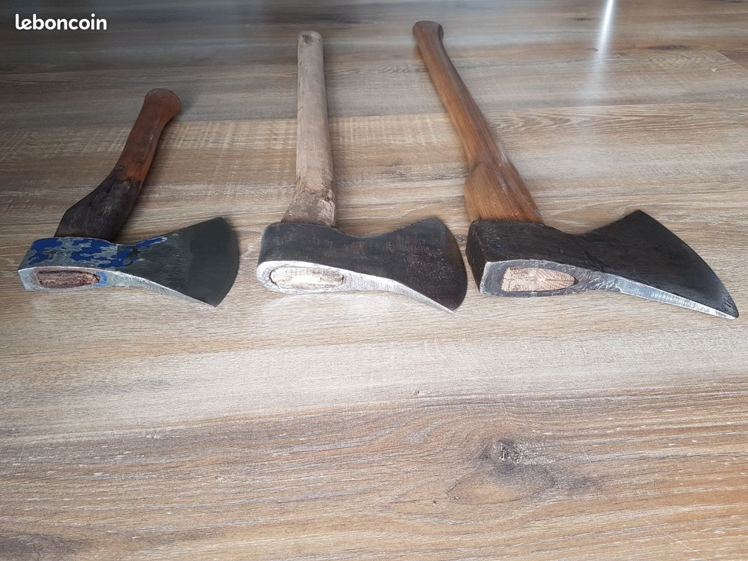 Tête De Hache Ancienne En Fer Forgé à La Main - Outil Rustique De Coupe Du Bois, Vintage, Pour Collection Ou Déco