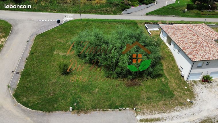 Terrain 943 m² Ozon