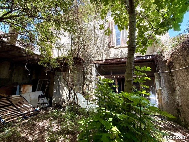 Maison 8 pièces 240 m² · à Saint-Savournin · 240 m² · 249 000 €