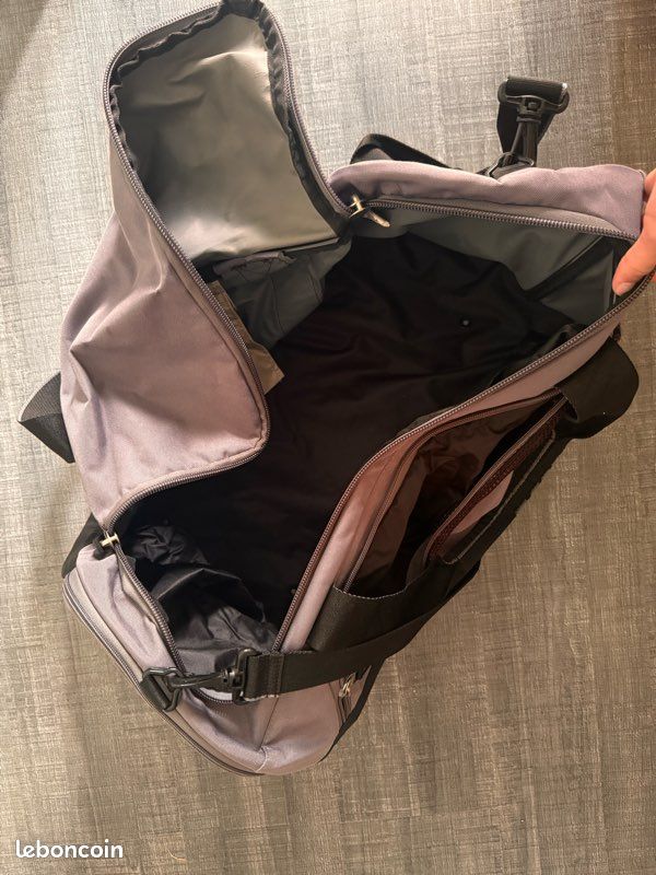 Sac de voyage ou sport Nike (image 3)