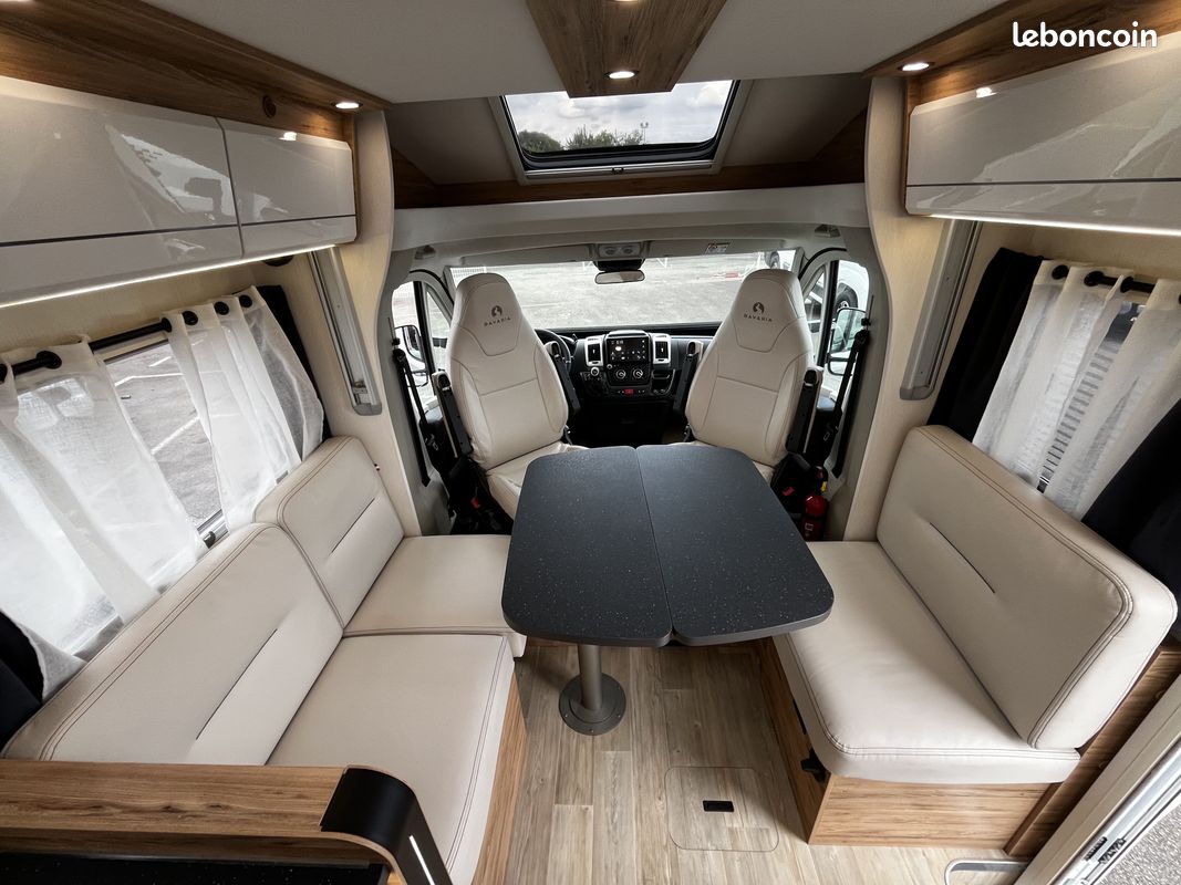 Profilé – BAVARIA T 746 FC Nomade -Jumper 140 CV - lit central avec Lit Pavillon – Antenne SAT. Auto- Salon avec banquette face face – WC et douche séparée – Tout équipé prêt à partir – très propre- (image 2)