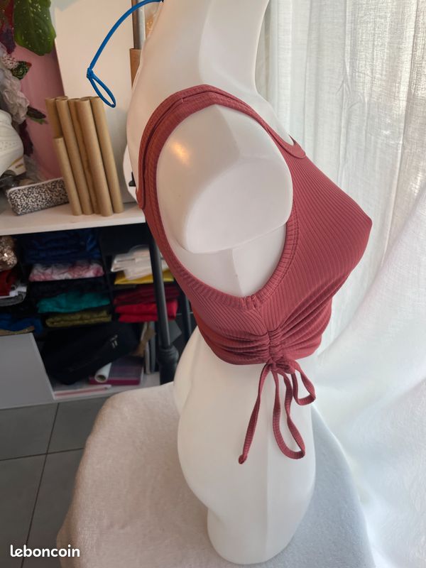 Débardeur cotelé à lacets cotés marque "Shein" taille XS comme neuf (image 6)