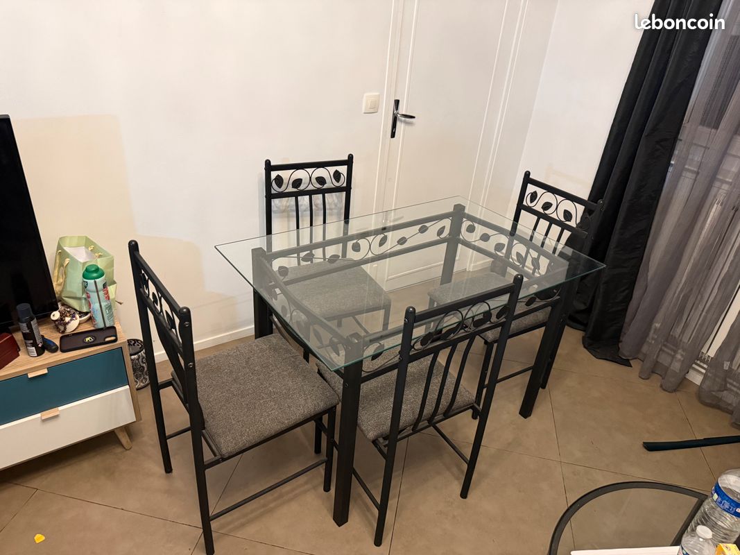 Table à mnger (image 1)