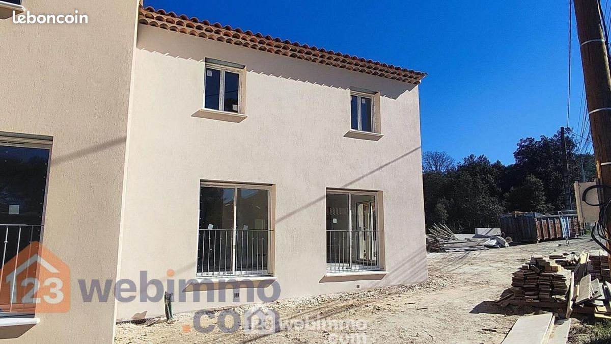 Maison 4 pièces 8 m² · à Vernègues · 8 m² · 369 000 €